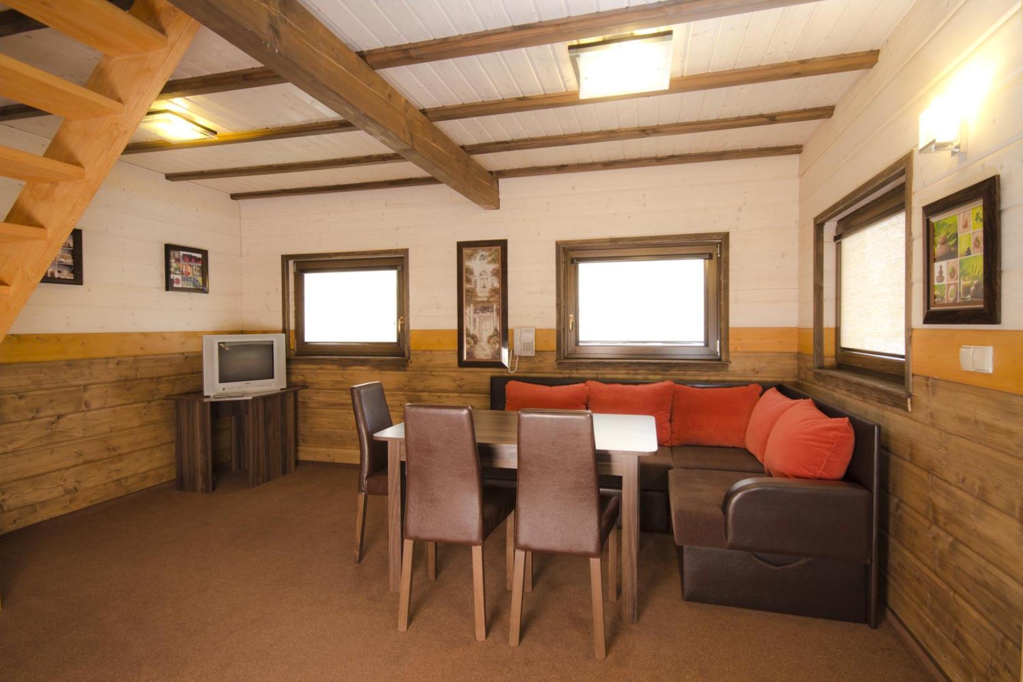 Hotel Niedzwiadek Wdzydze Kiszewskie Room photo